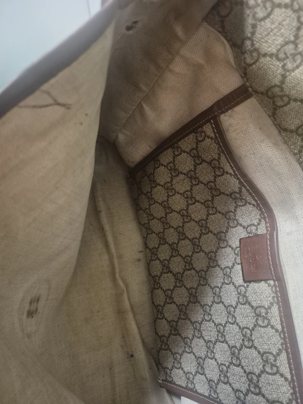 Gucci messenger bag